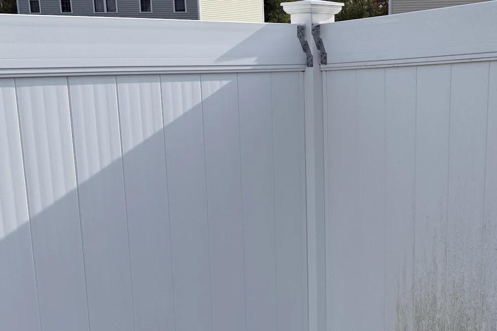 Vinyl & wood fences cleaning by Callahan Exterior Cleaning